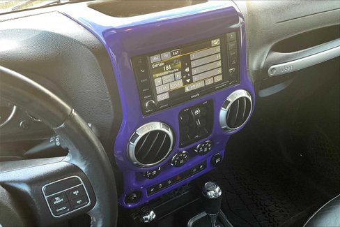 Used 2015 Jeep Wrangler Unlimited Rubicon w/ Connectivity Group image 6