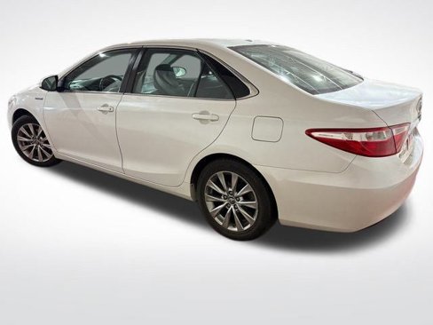 Used 2017 Toyota Camry XLE image 4