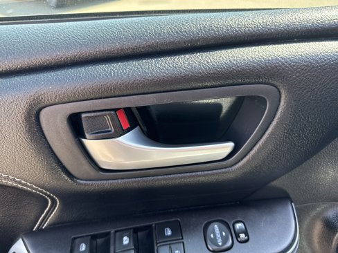Used 2016 Toyota Camry LE image 17