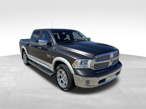 Used 2015 RAM 1500 Laramie w/ Convenience Group image 5