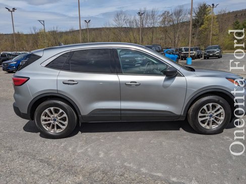 Used 2022 Ford Escape SE image 6