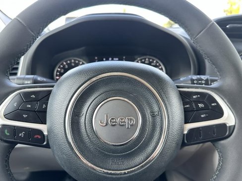 Used 2020 Jeep Renegade Latitude w/ Popular Equipment Group image 24