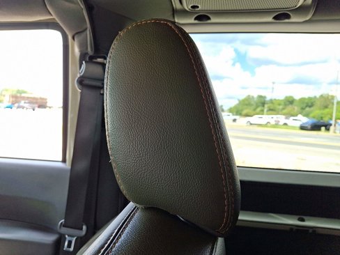 Used 2017 Jeep Wrangler Sahara w/ Connectivity Group image 17
