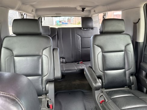 Used 2015 Chevrolet Suburban LT image 34