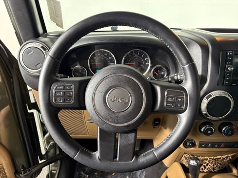 Used 2015 Jeep Wrangler Sahara w/ Connectivity Group image 12