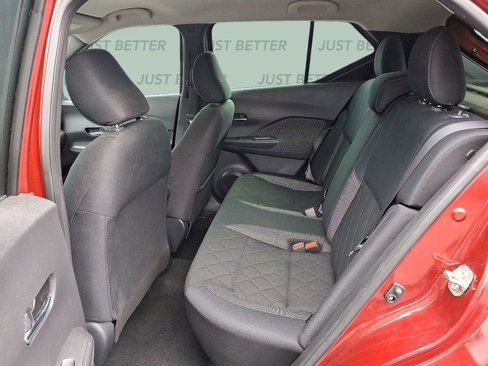 Used 2020 Nissan Kicks SV image 8