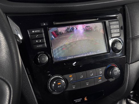 Used 2020 Nissan Rogue S image 16