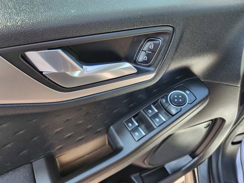 Used 2020 Ford Escape SE image 34