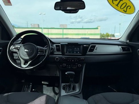Used 2019 Kia Niro LX image 17