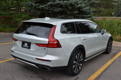 Used 2020 Volvo V60 T5 Cross Country w/ Protection Package Premier image 15