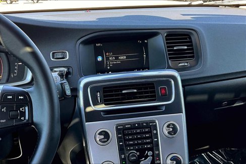 Used 2017 Volvo V60 T5 Cross Country w/ Convenience Package image 6