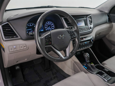 Used 2016 Hyundai Tucson Sport image 17