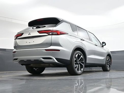 Used 2024 Mitsubishi Outlander SE image 30