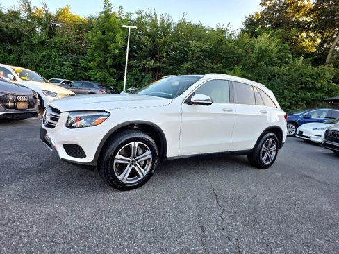 Used 2019 Mercedes-Benz GLC 300 4MATIC w/ Premium Package image 5