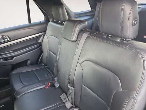 Used 2018 Ford Explorer XLT w/ Equipment Group 202A image 24