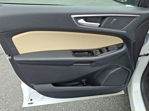 Used 2019 Ford Edge SEL w/ Equipment Group 201A image 9