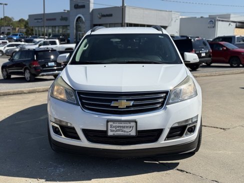 Used 2016 Chevrolet Traverse LT image 3