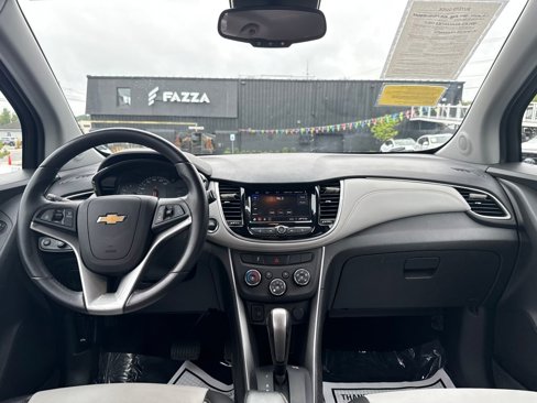 Used 2022 Chevrolet Trax LT w/ Premium Seat Package image 18