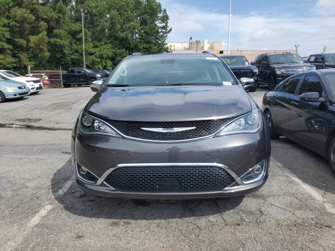Used 2020 Chrysler Pacifica Limited w/ Tire & Wheel Group image 2