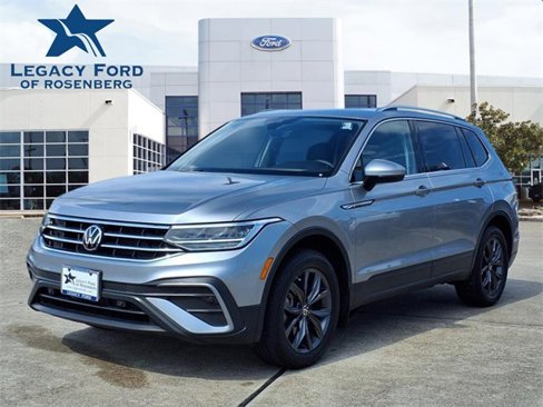 Used 2022 Volkswagen Tiguan SE image 1