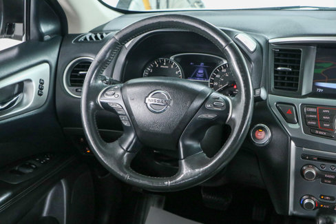 Used 2018 Nissan Pathfinder SL w/ Cargo Package image 12