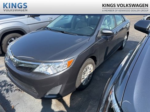 Used 2012 Toyota Camry LE image 1