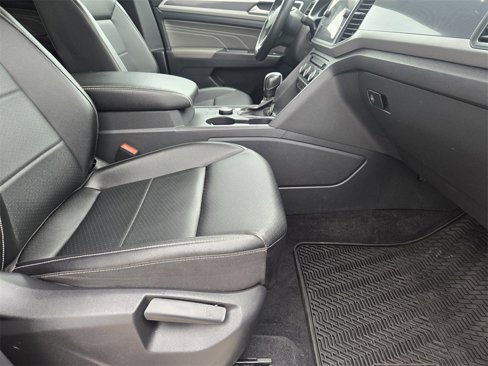 Used 2021 Volkswagen Atlas SE w/ Towing Package image 16