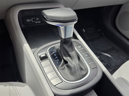 Certified 2024 Hyundai Kona SE image 17