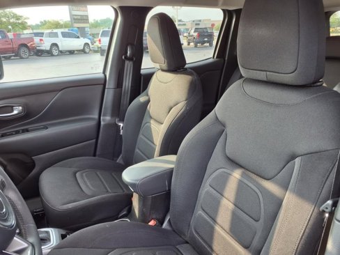 Certified 2022 Jeep Renegade Latitude image 10