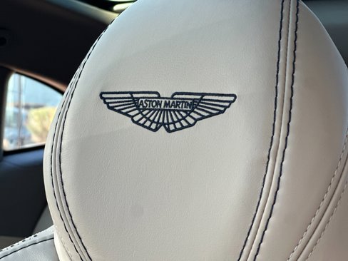 Used 2021 Aston Martin DBX image 5