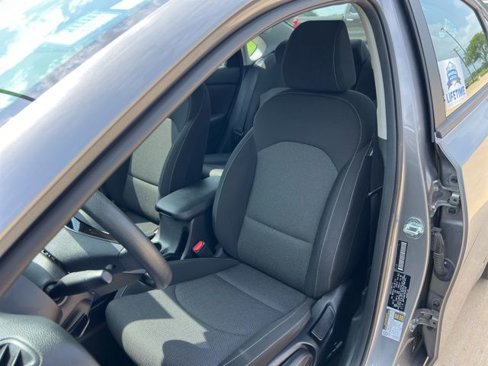 Used 2022 Kia Forte LXS image 11