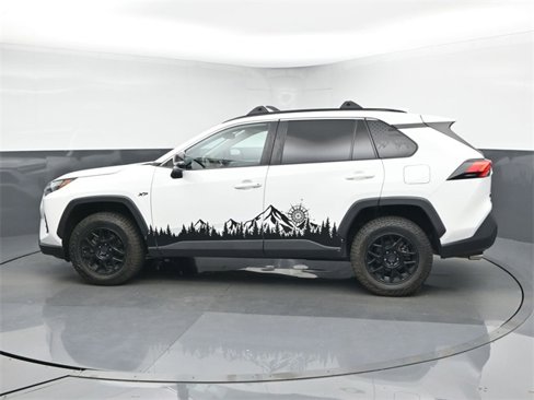 Used 2022 Toyota RAV4 XLE image 5