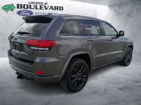 Used 2020 Jeep Grand Cherokee Altitude image 9