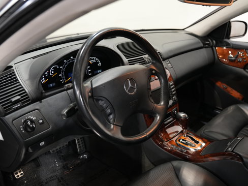 Used 2005 Mercedes-Benz CL 55 AMG image 29