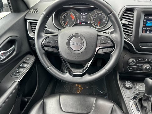 Used 2019 Jeep Cherokee Latitude Plus image 14