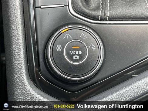 Used 2022 Volkswagen Taos SEL image 30