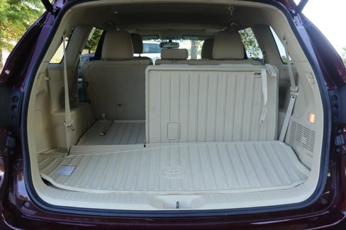 Used 2014 Toyota Highlander XLE image 18