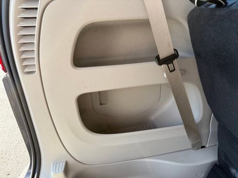 Used 2021 Chrysler Pacifica Touring-L image 8