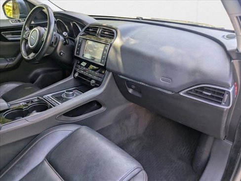 Used 2017 Jaguar F-PACE Prestige image 21