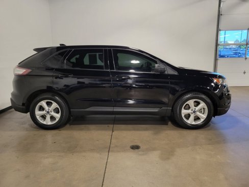 Used 2017 Ford Edge SE image 3