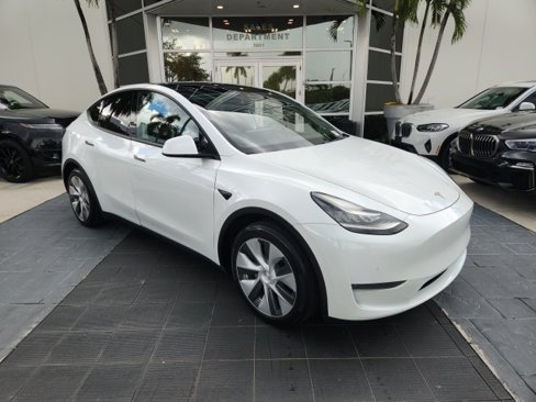 Used 2020 Tesla Model Y Long Range image 2