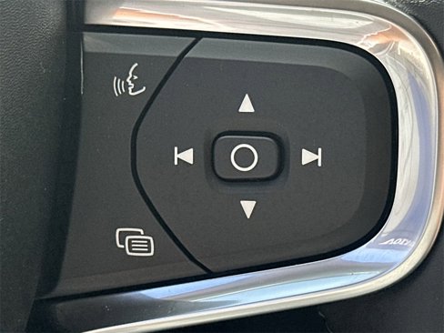 New 2025 Volvo XC40 B5 Plus w/ Protection Package Premier image 20