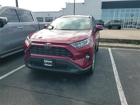 Used 2021 Toyota RAV4 XLE image 12