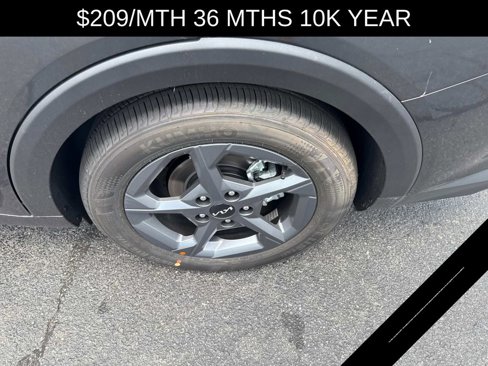 New 2025 Kia K4 LXS image 6