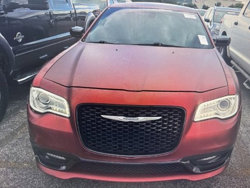 Used 2016 Chrysler 300 Limited image 2