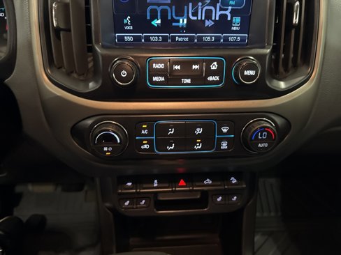 Used 2015 Chevrolet Colorado Z71 image 25