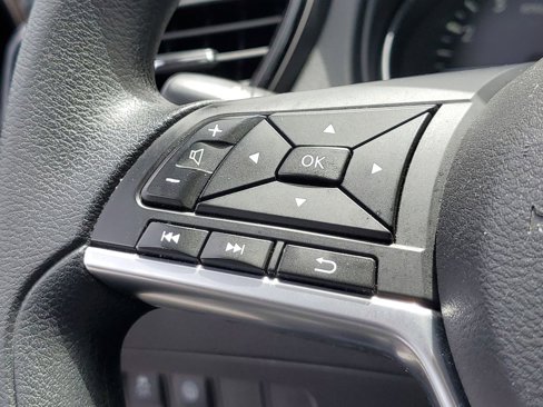 Used 2020 Nissan Rogue Sport SV image 21