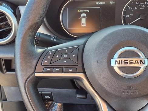 Used 2022 Nissan Versa SV image 17