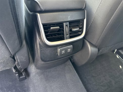 Used 2022 Subaru Outback Premium image 19