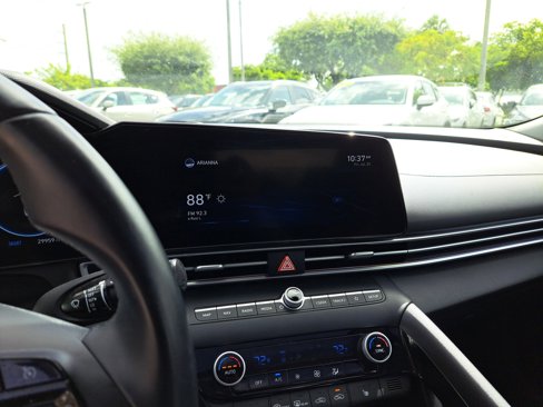 Used 2022 Hyundai Elantra Limited image 14